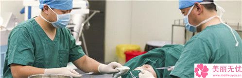 隆胸手术费用全面解析，多少钱才能实现美丽梦想？