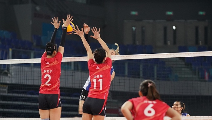 江苏女排强势横扫北京女排，以3比0完美胜出