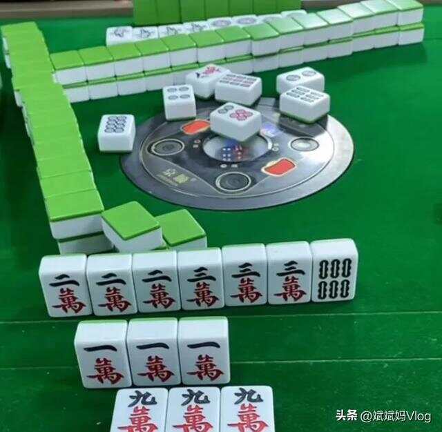 揭秘麻将桌上的秘密，关于四红中的价位解析