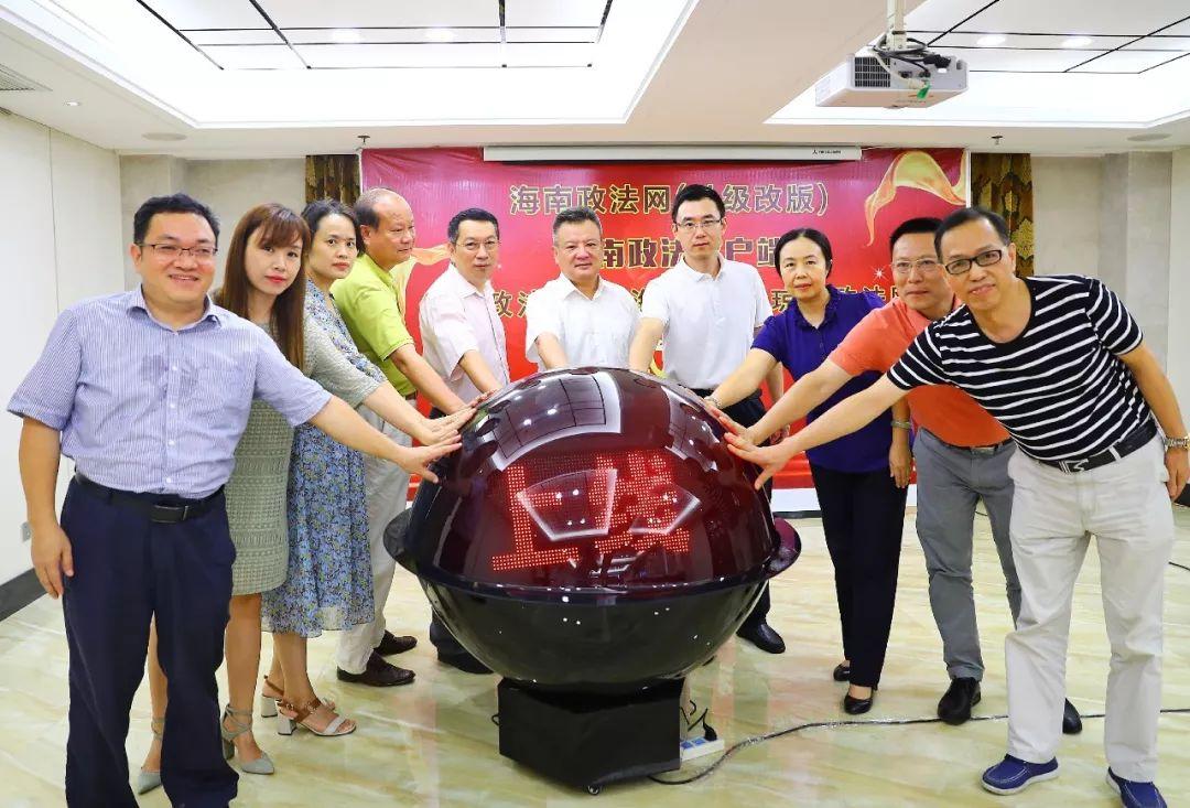 海南特区报总编辑，引领媒体转型，铸就地方新闻标杆