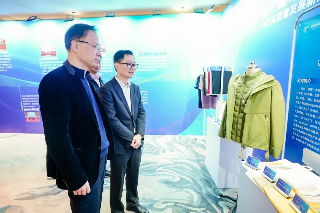 探索前沿科技，3D彩摘网与布衣天下的双胆创新之路