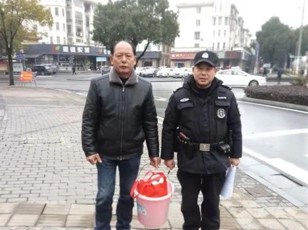 被遗落在彩票店的彩票中了大奖，一次意外的幸运之旅